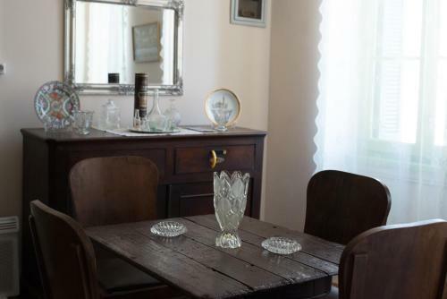 Hostal Antisthenes Guesthouse