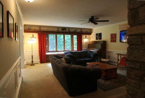 Hickory Manor
