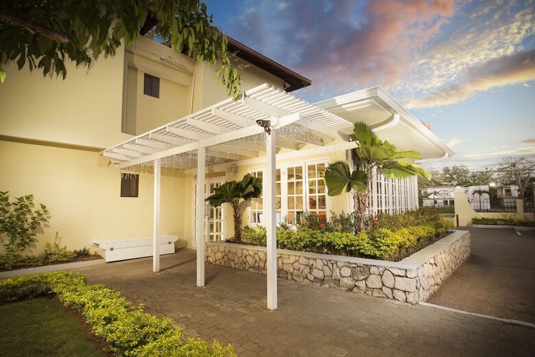 Hotel Rooms On The Beach Negril