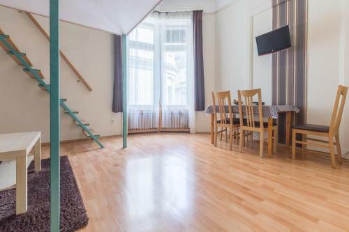 Central Studio And Apartments Pilvax K�z