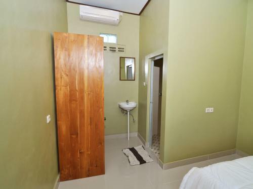 Bed & Breakfast Cempaka Mas Guesthouse