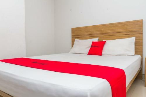 Hostal Reddoorz @ Cibogo Bawah