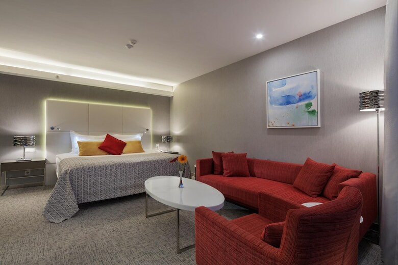 The Sense Deluxe Hotel