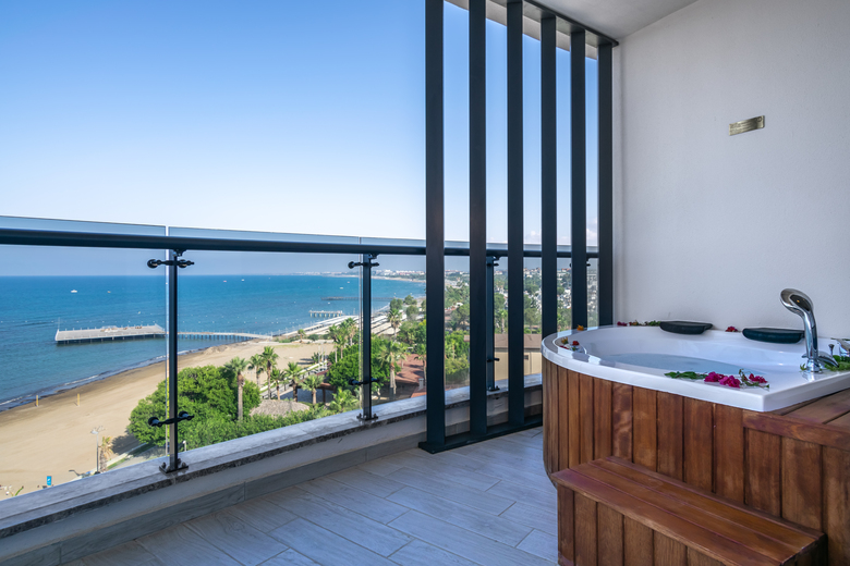 Hotel Emir Beach