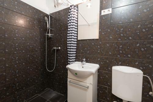 Standard Apartment By Hi5 - West End Center