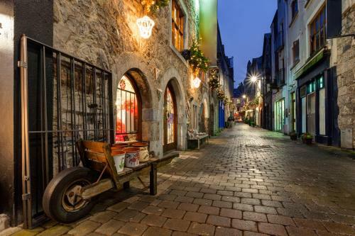 Spanish Arch Hotel