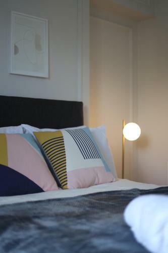 Hostal Crawford Guest House