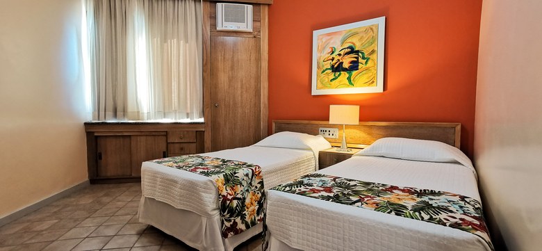 Ingleses Praia Hotel