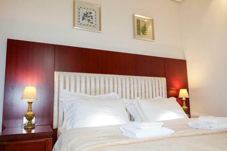 Luxury Dreamland Oasis Apartments