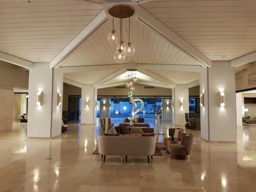Hotel Royalton Blue Waters All Inclusive