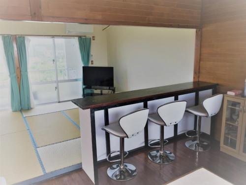 Hostal Pension Crystal Inn Onna