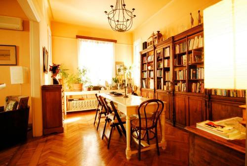 Apartment With Roof Garden
