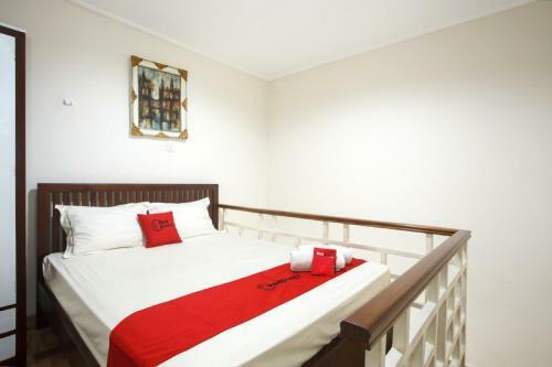 Hostal Reddoorz @ Mayjen Sungkono