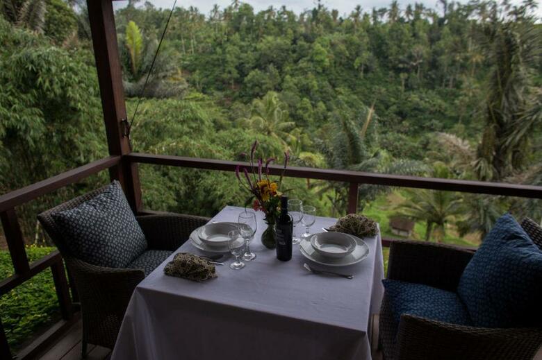Hotel Suarapura Resort & Spa