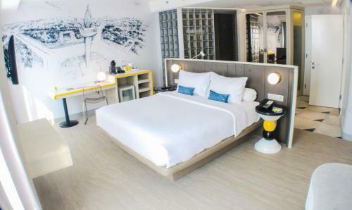 Yello Hotel Harmoni