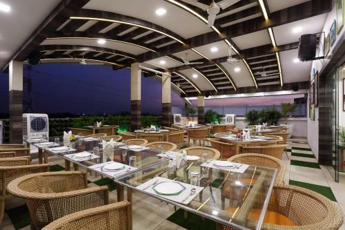 Hotel Treebo Daksh Residency