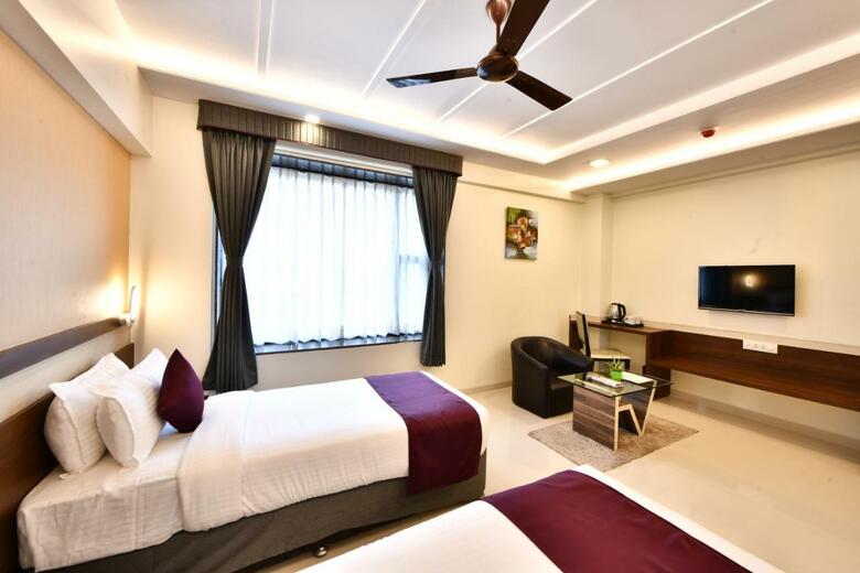 Hotel Vits Sagar Plaza, Pune Chakan