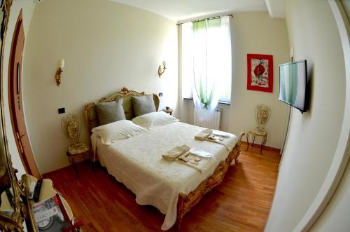 Hostal La Corte Room & Breakfast