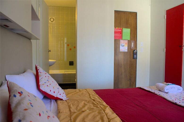 Hostal Florida Suites
