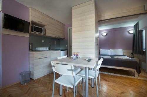 Theatre Apartments