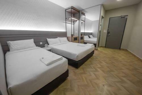 Worldview Grand Hotel