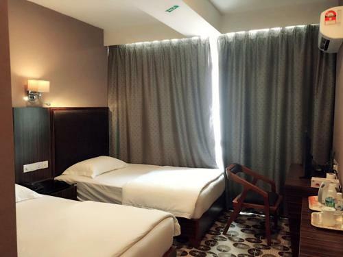 Fan Holiday Hotel