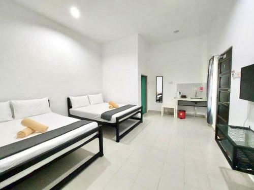 Belukar Lodges Private Homestay