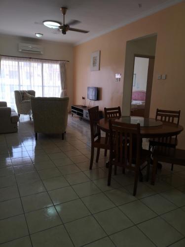 Apartamentos Marimari Marina Service Condo