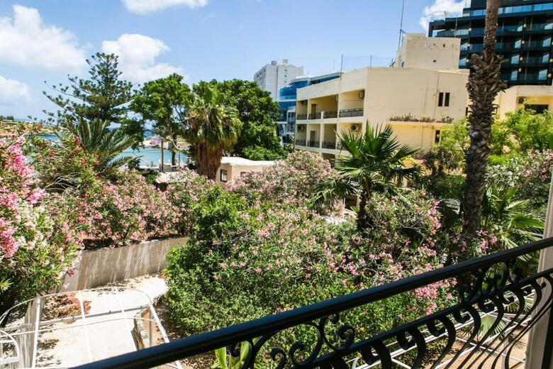 Beach Garden Hotel