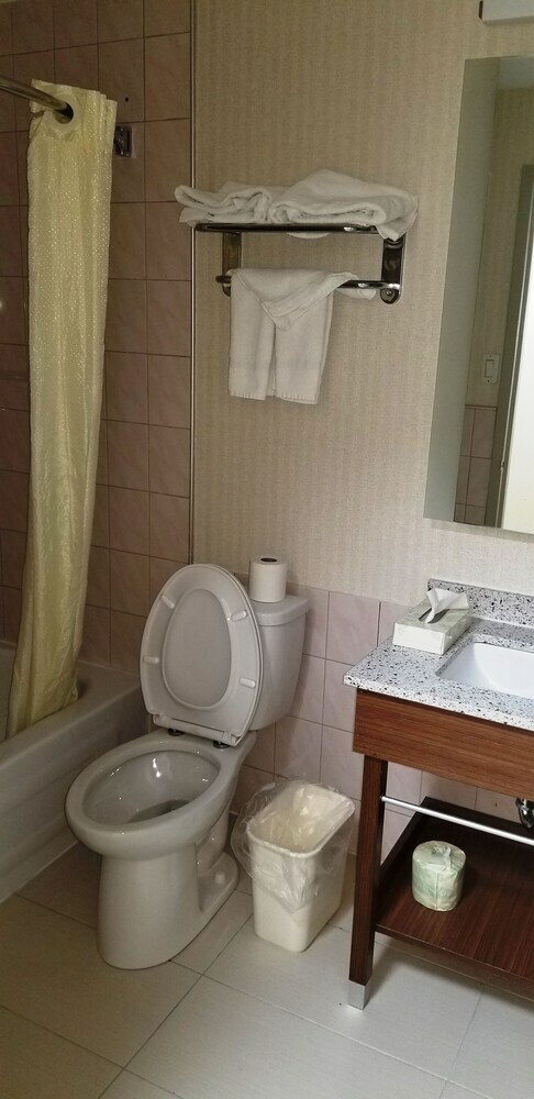 Hotel Econo Lodge Aeroport