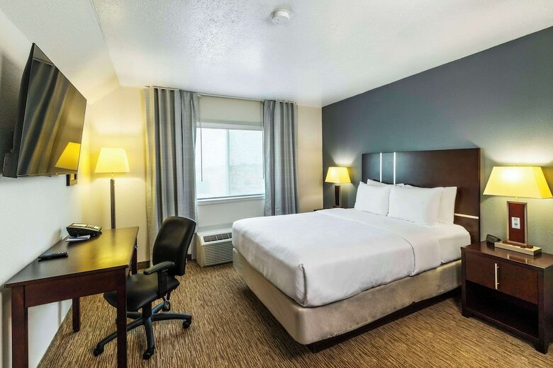 Hotel Comfort Inn And Suites