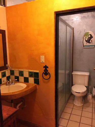 Hostal Leo's Baja Oasis