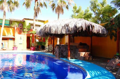 Hostal Leo's Baja Oasis