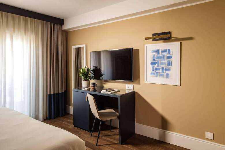 115 The Strand Aparthotel