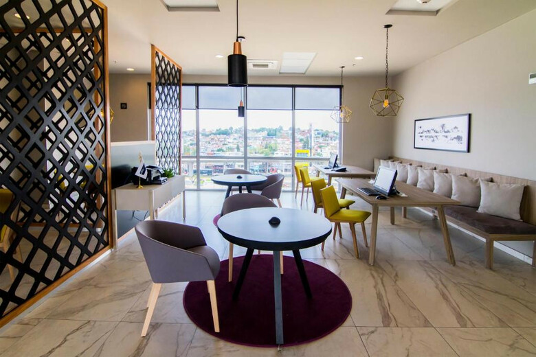 Hotel City Express Plus Mundo E