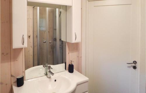 Four-bedroom Holiday Home In Granvin