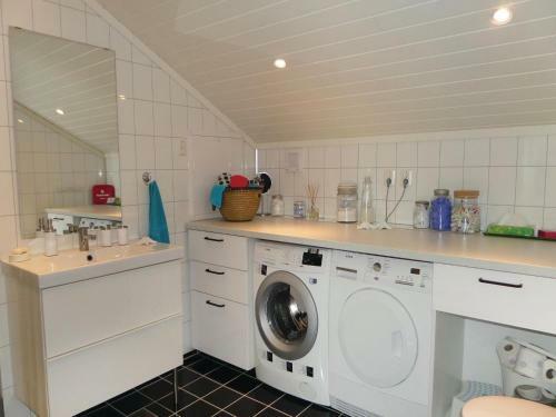 Two-bedroom Holiday Home In Strandebarm