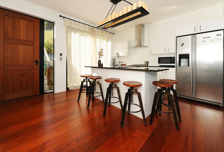 Dh Lakeview Villa