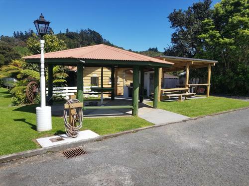Coromandel Colonial Cottages Motel
