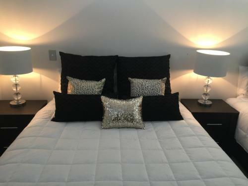 Seaview Waterfront Apartments