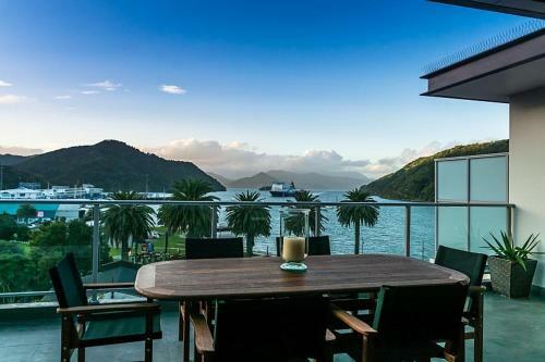 Seaview Waterfront Apartments