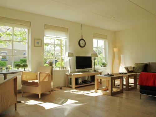 Attractive, Detached Holiday Home In Small-scale Holiday Park