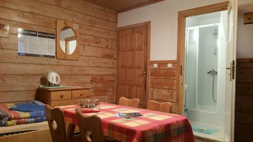 Camping Harenda Pokoje Go?cinne I Domki
