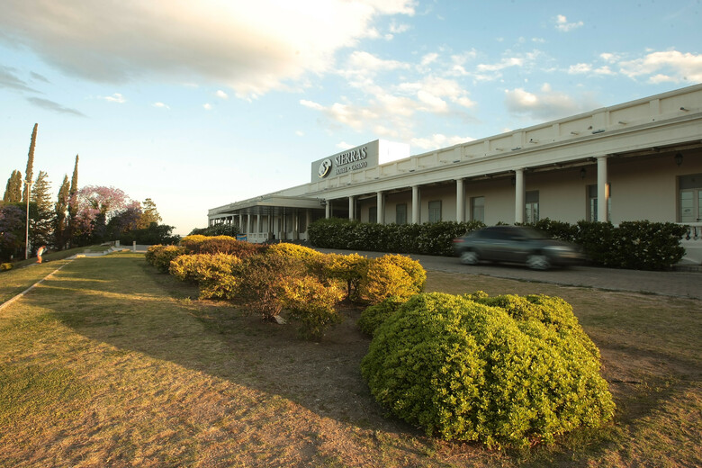 Howard Johnson Sierras Hotel & Casino