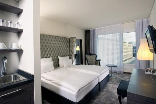 Hotel Arcotel John F