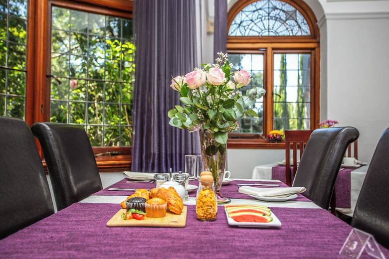 Hostal Cape Riviera Guesthouse