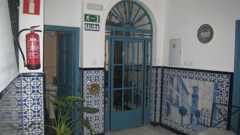 Hostal Pensi�n Montore�a