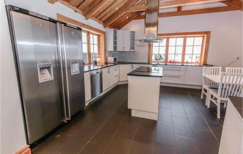 Two-bedroom Holiday Home In Jarvso