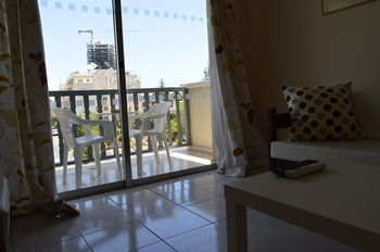 Residencia Lordos Hotel Apartments