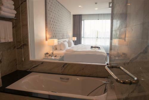 Hotel North Hill City Resort